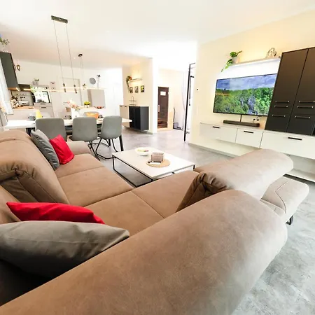 1 Sonja זנקט אנדריאסברג